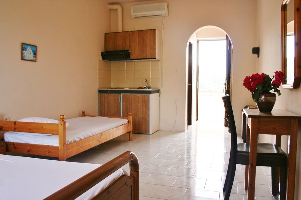 Ataviros Hotel Émbonas Екстериор снимка